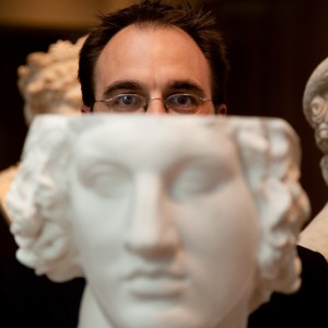 statue